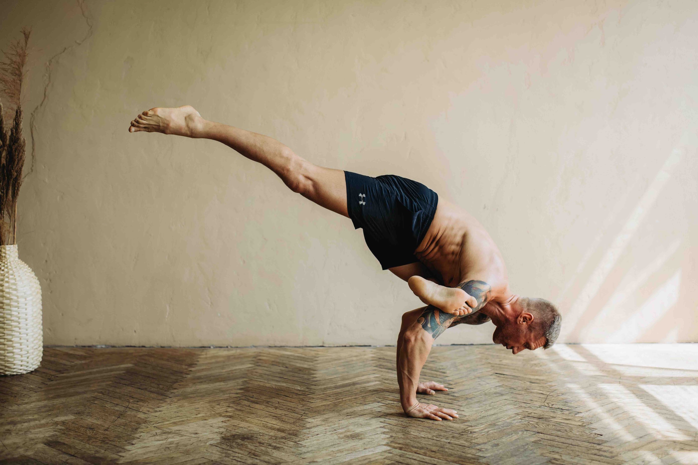 Muscles and Minds: How Strength Training Boosts Brain Health and How Kiwi Fitness is Leading the Way