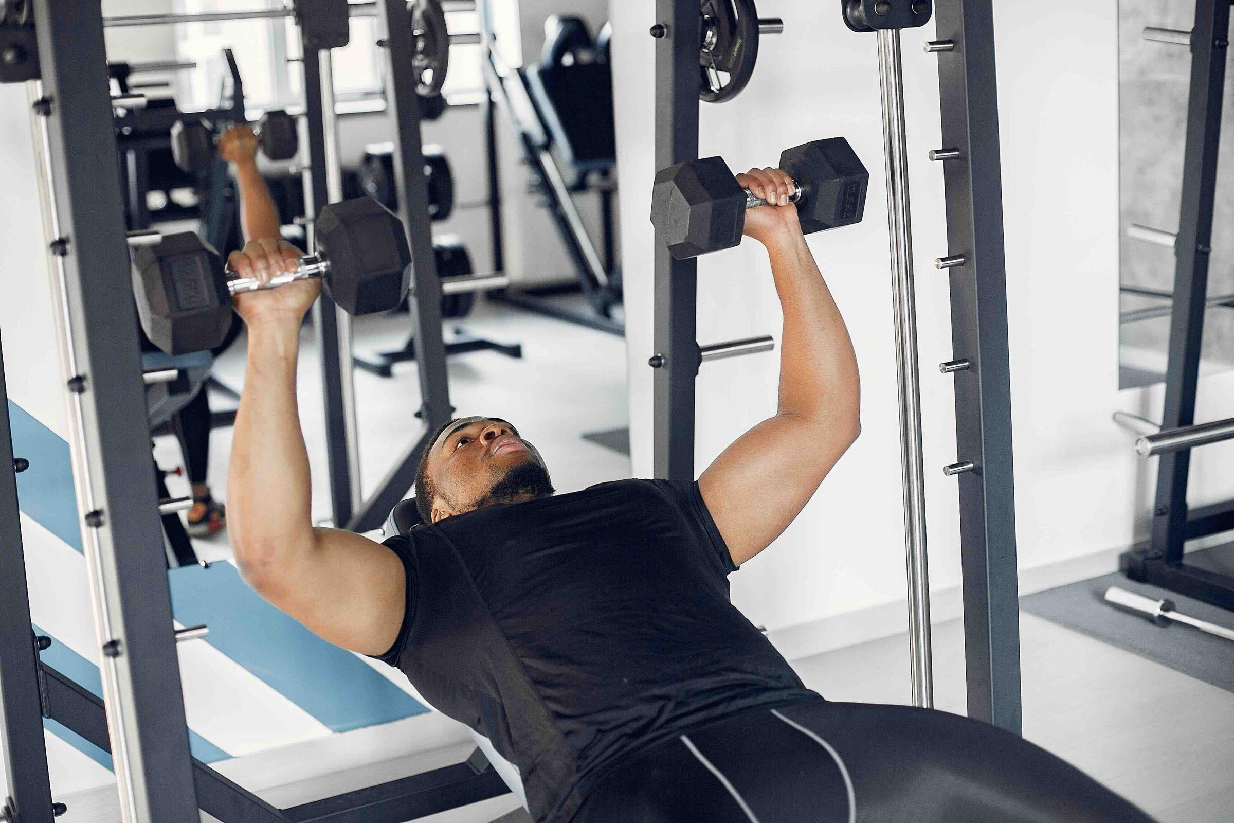 Maximize Your Chest Workout with the Incline Bench: Techniques and Benefits